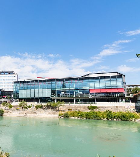 Bauwerke-CongressCenter-HolidayInn-Tag