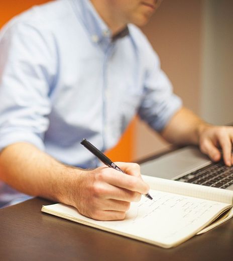 office-594132-1280-2